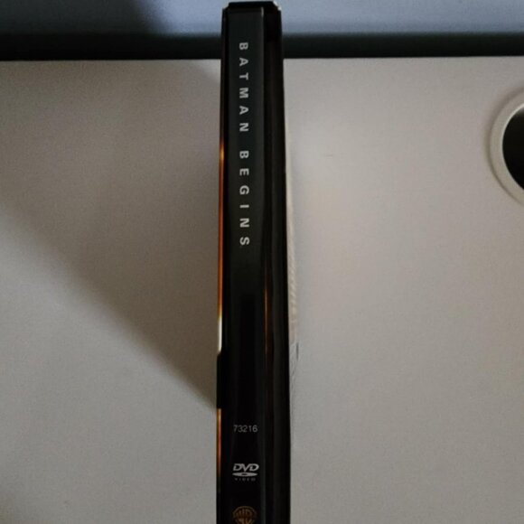 EUC Batman Begins 2 Disk Deluxe Edition with Comic Book! - Picture 4 of 7